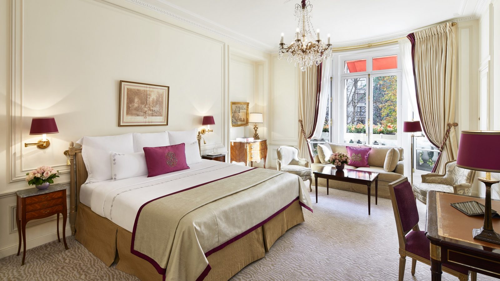 Room, Accommodation, Suite in Paris