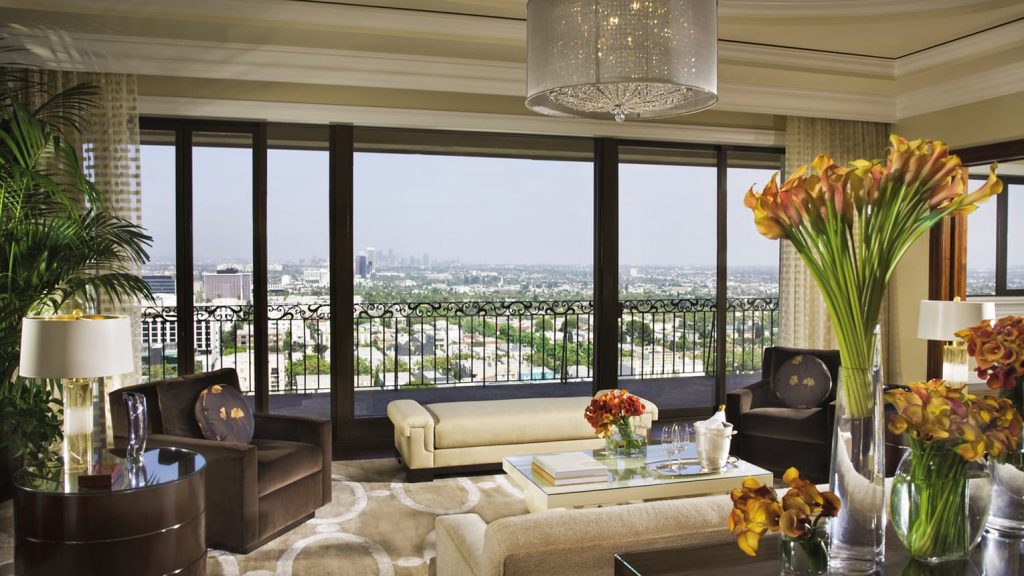 Beautiful hotel view to Los Angeles - The Penthouse Suite in Beverly Wilshire Hotel